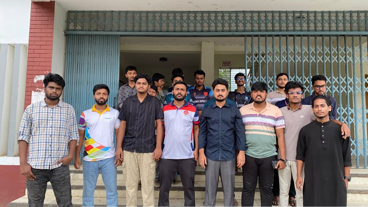 ছাত্রশিবিরের গুম ও অপহরণ নাটকের প্রতিবাদে কিশোরগঞ্জ বিশ্ববিদ্যালয় শাখা ছাত্রদলের বিক্ষোভ