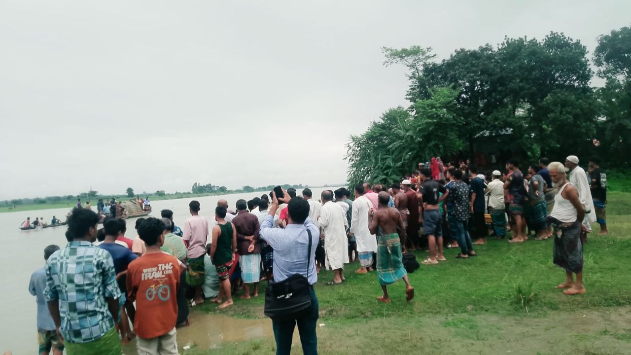 পাকুন্দিয়ায় ঘাস কাটতে গিয়ে নৌকাডুবে মুয়াজ্জিন নিখোঁজ