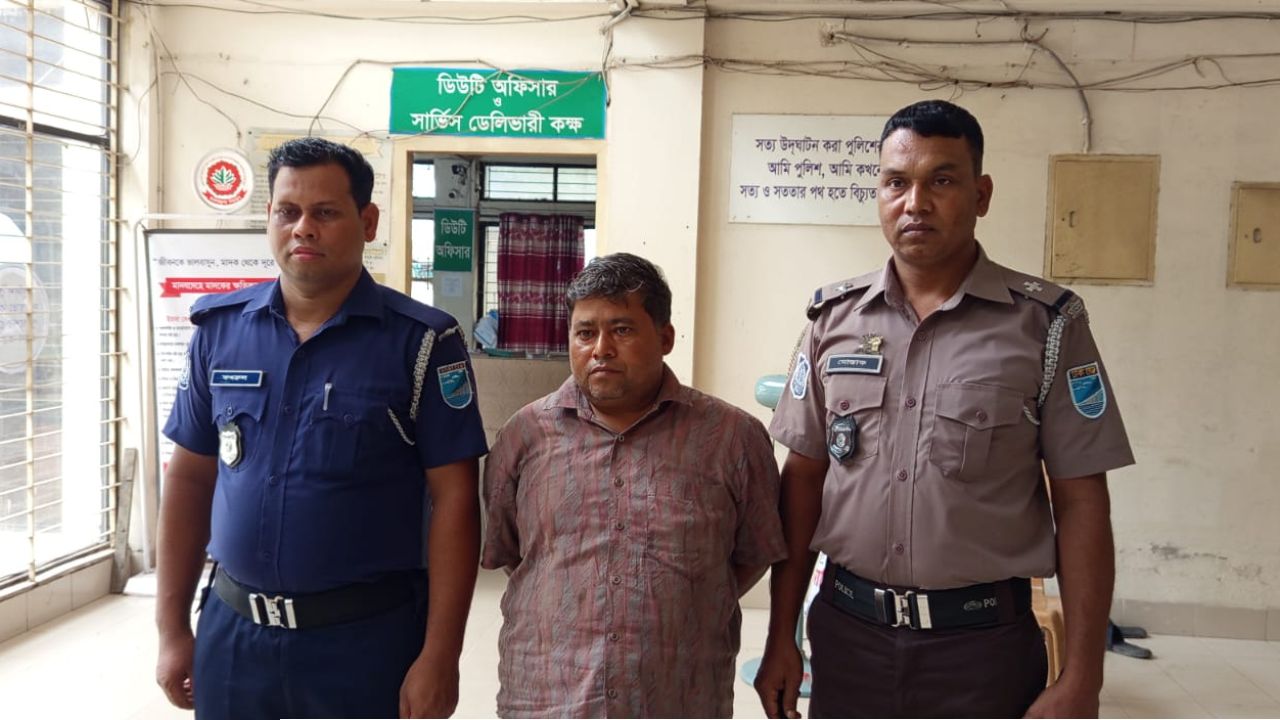 ঋণখেলাপির মামলায় সাবেক এমপির মেজর আখতারের প্রতিষ্ঠানের ম্যানেজার গ্রেপ্তার