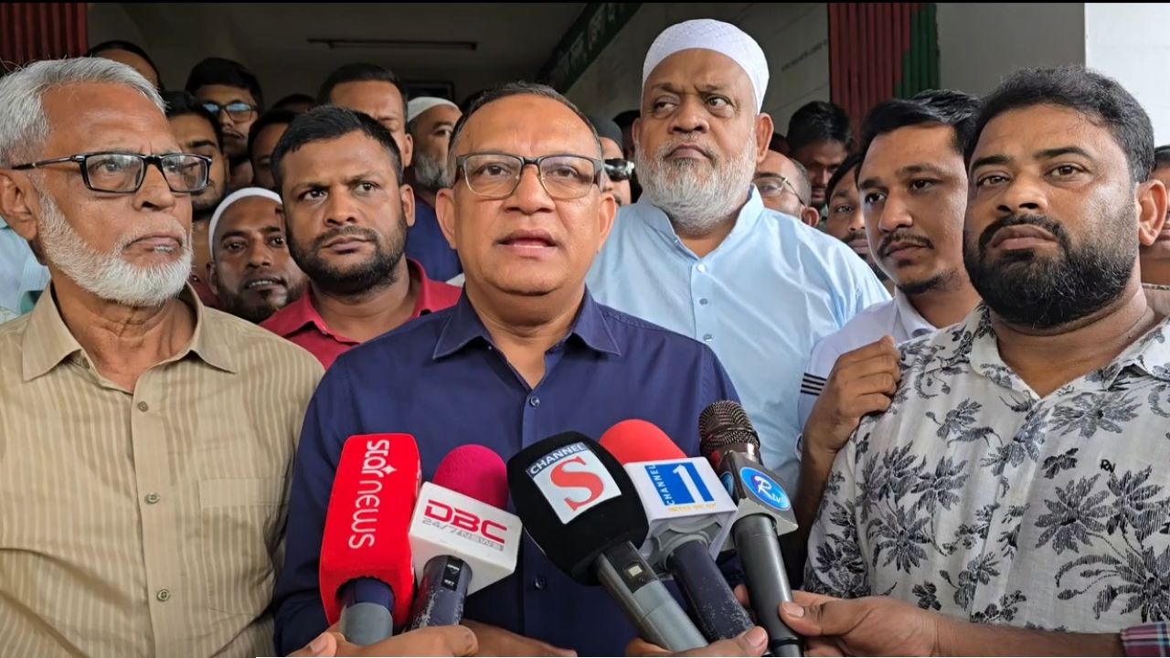 পাটের সোনালি অতীত ফিরিয়ে আনতে দেশীয় বীজ উদ্ভাবনে গবেষণা চলেছে: প্রতিমন্ত্রী শরীফুল আলম